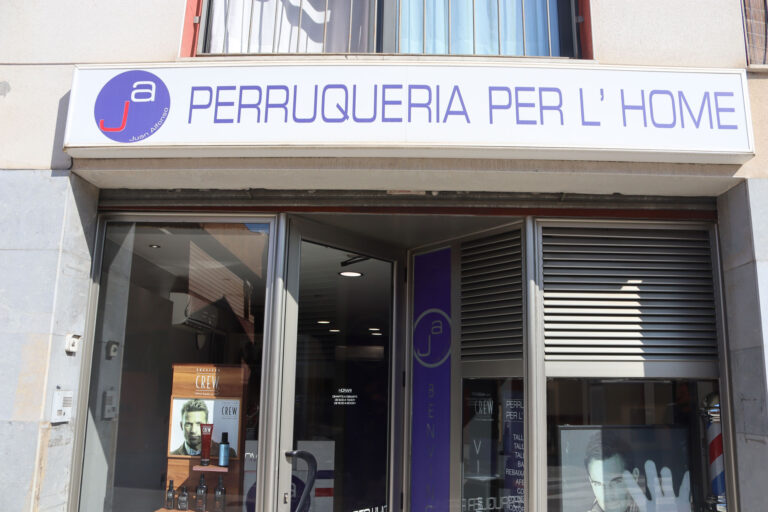peluqueria de hombre en llavaneres (31)