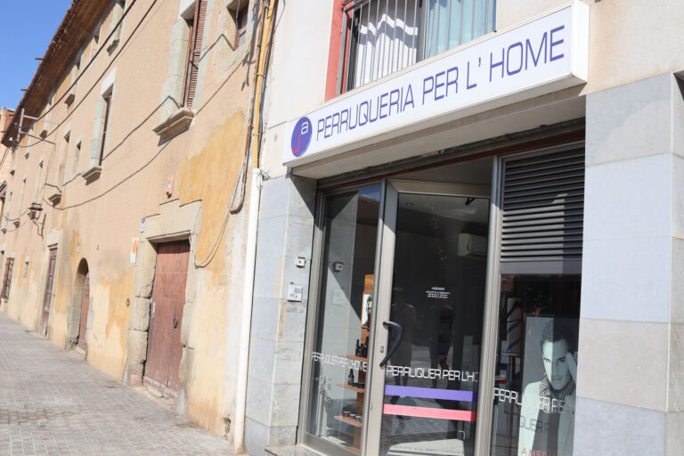 peluqueria de hombre en llavaneres (32)