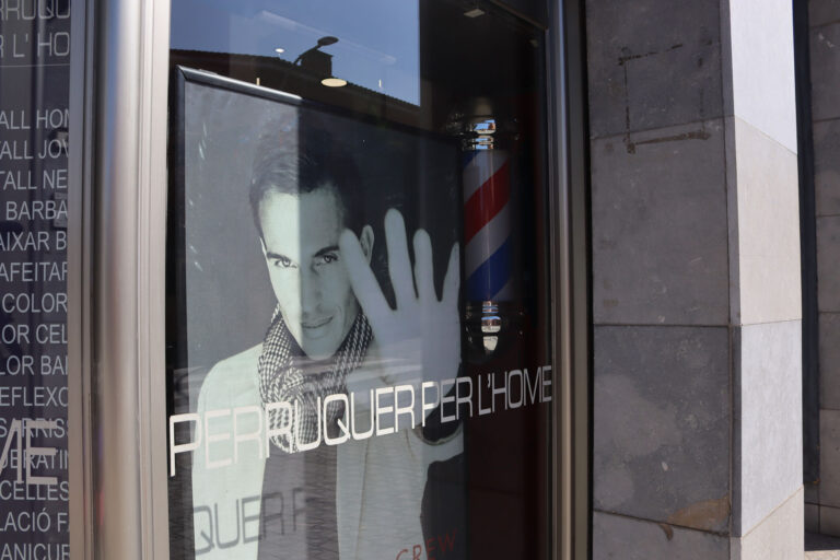 peluqueria de hombre en llavaneres (35)